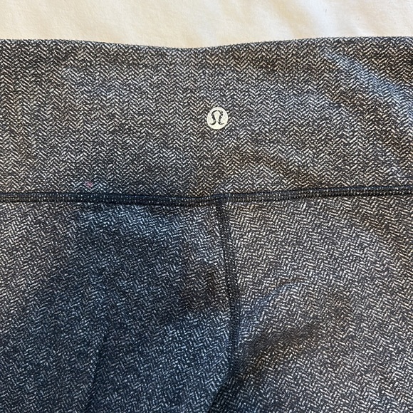 Lululemon leggings - Picture 3 of 4